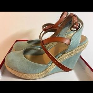 selling high heel 90% new